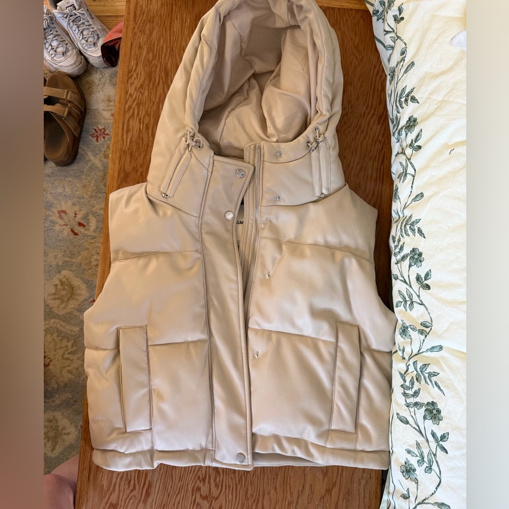Pull&Bear Cream Quilted Hooded Puffer Vest